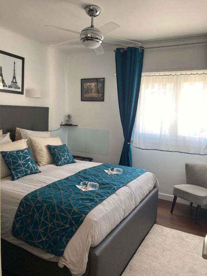 Acomodação com café da manhã  Cannes City B&B